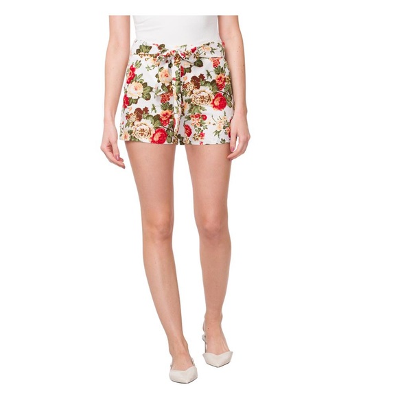 FLORAL CHARM Shorts - Picture 5 of 5